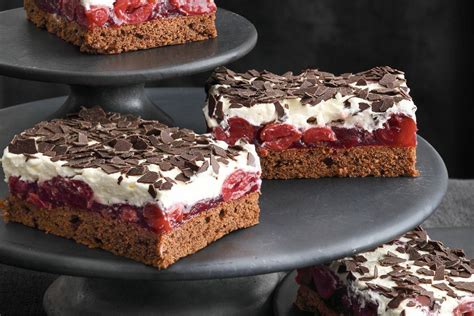 Schwarzwälder -Kirsch-Torte vom Blech Rezept