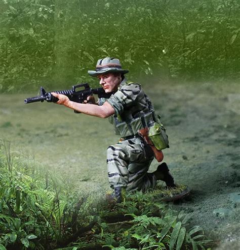 Collectors Showcase Vietnam War Cs01042 Green Beret Lrrp Kneeling