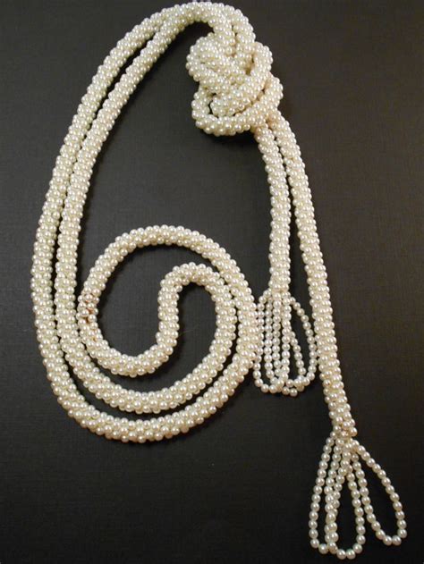 Vintage Pearl Rope Necklace Faux Pearl Rope Strung Etsy Pearl Rope Rope Necklace Lariat