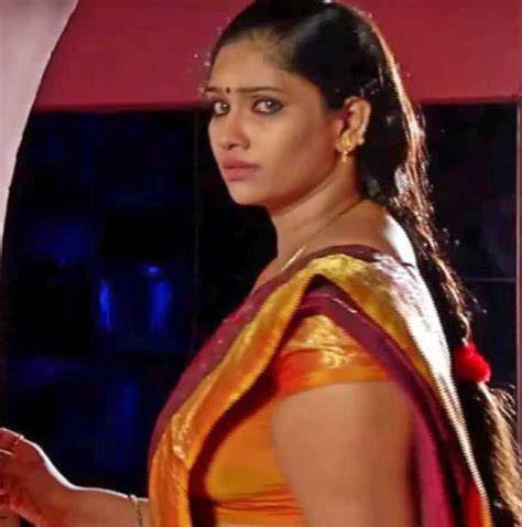 Tamil Serial Actress Krithika Wiki Biography Images Labuwiki