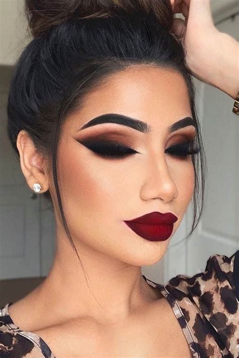 Best Fall Makeup Looks And Trends For Burgundy Makeup Look