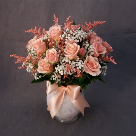 Peach Sweetheart Rose Vase Arrangement In Wilkes Barre Pa Aandm Floral