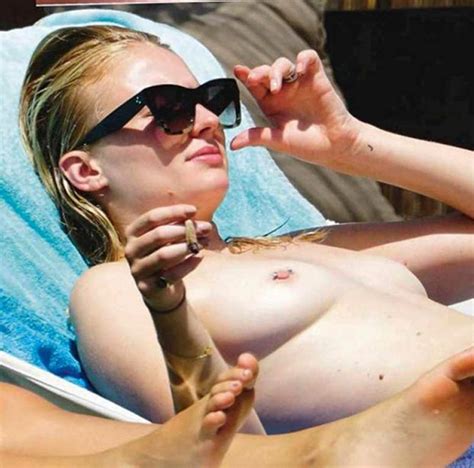 Sophie Turner Topless Pics From Ibiza Scandal Planet The Best Porn Website