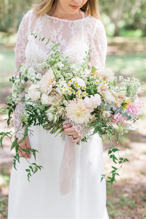 Hey Springtime Brides Weve Gathered 42 Different And Modern