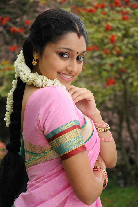 Tamil Actress Sreeja Photostills In Saree