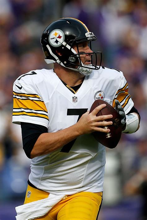 Quarterback Ben Roethlisberger Of The Pittsburgh Steelers Looks To
