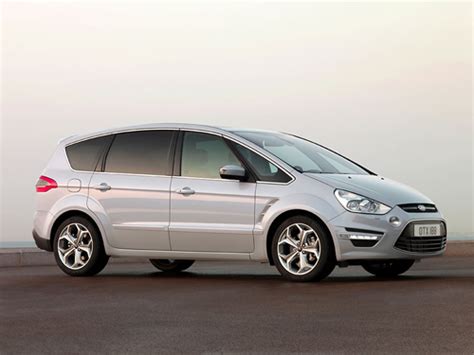 Nuova Ford S Max 2010 una monovolume a metà strada tra crossover e