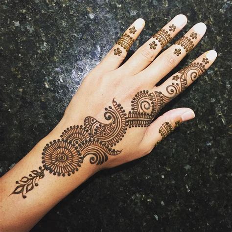 It Is Not Easy To Find Out Latest Mehandi Designs Or New Henna Designs