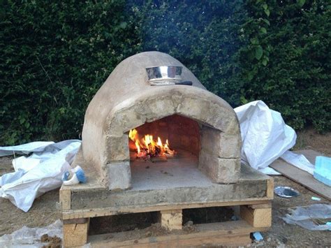 You need a concrete table or concrete slab, no smaller than 3' x 3' to build your backyard pizza oven on. How To Make An Outdoor Pizza Oven | DIY projects for everyone!