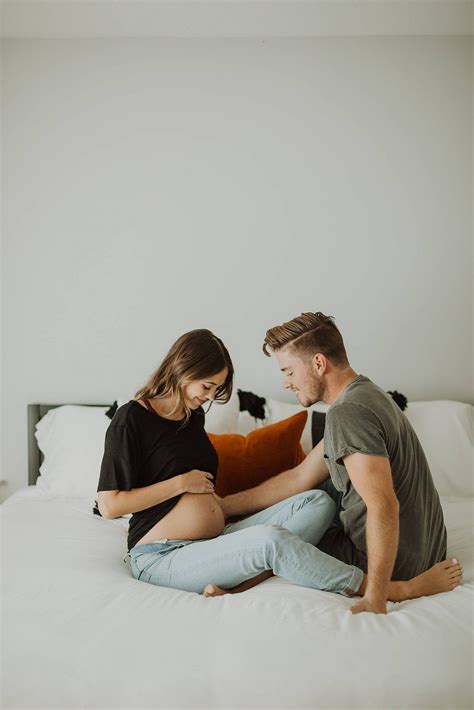 The Cutest Indoor Casual Maternity Photography In Jeans With Tressa