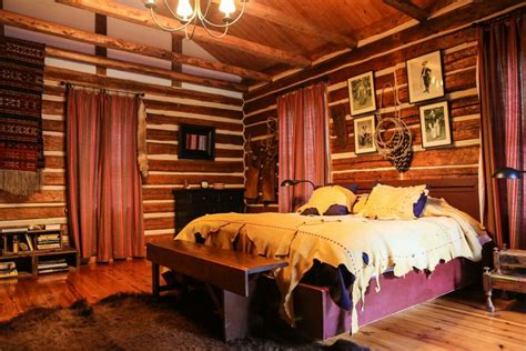 Jan 10, 2020 · 17 diy wall decor ideas inspired by interiors designers. Rustic Cabin Decor Brings the Wilderness In - Decor Ideas