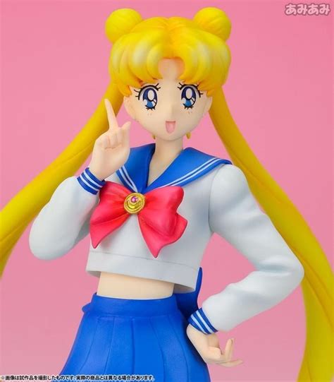Usagi Tsukino World Uniform Operation Sailor Moon