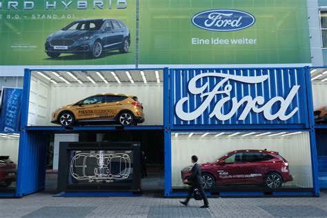Why Is Ford Stock So Low While New EV Stocks Are Rising?