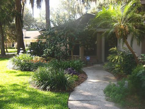 Florida Friendly Landscaping Ideas Berms—landscaper Speak For Small