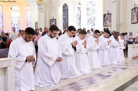 Seminaristas De Teologia Recebem Ministério Do Acolitato Diocese De