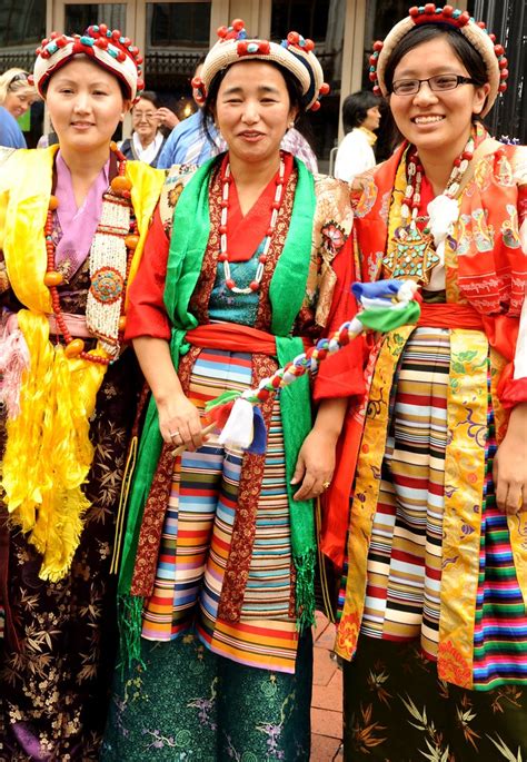 The Lovely Young Tibetan Ladies Women In Traditional Dres Flickr
