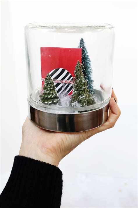 These fabulous, practical finds can be purchased at the very last because gift cards give their recipients the ability to tailor the resulting shopping spree to their own. 5 Creative Ways to Wrap Gift Cards - A Beautiful Mess