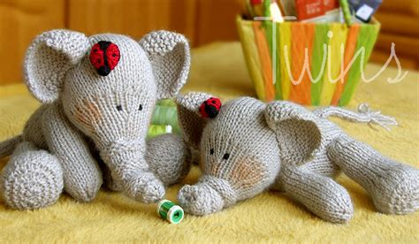 Enjoy a wide range of free knitting and crochet patterns to help you transform your yarn stash into cosy cardigans, charming children's toys and chic home decorations. Knitted Animal Patterns | A Knitting Blog