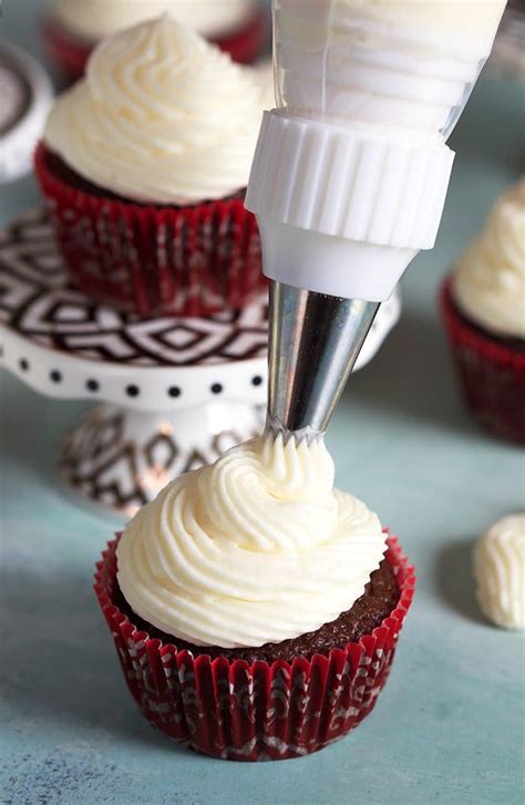 Easy Whipped Cream Cheese Frosting Recipe The Suburban Soapbox