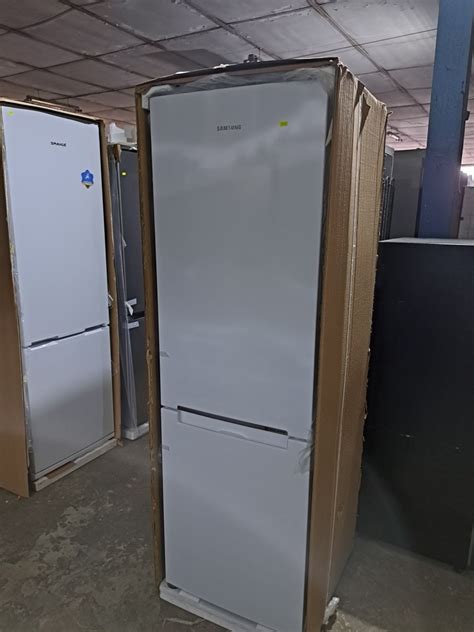 Нов хладилник с фризер Самсунгsamsung 306 литра гр Карнобат Olxbg