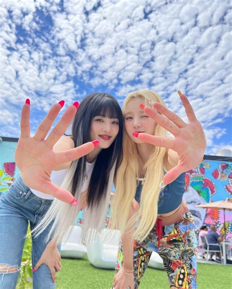 220809 Gi Dle Yuqi Instagram Update With Minnie Kpopping