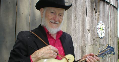 Bluegrass pioneer Jesse McReynolds keeps on exploring
