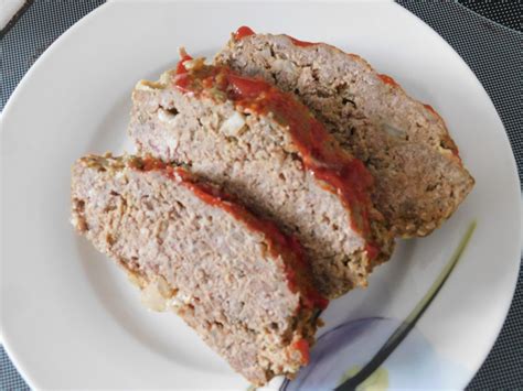 The best temperature to cook the meatloaf at is 350 f degrees and it requires about 1 hour, give or take a few minutes, depending on size and shape. 2 Lb Meatloaf At 375 - Pin By Kerry Fitzpatrick On My Go To Recipes Bison Recipes Ground Bison ...