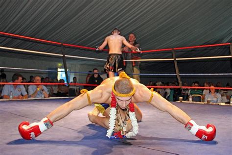 Wai Kru Muay Thai