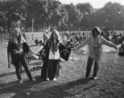 La historia de los hippies El movimiento de los que cambió América Alai