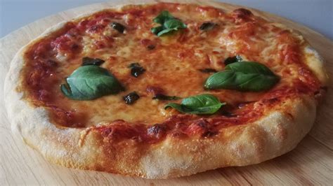 How To Make Perfect Pizza Basic Pizza Dough Recipe La Vraie P Te