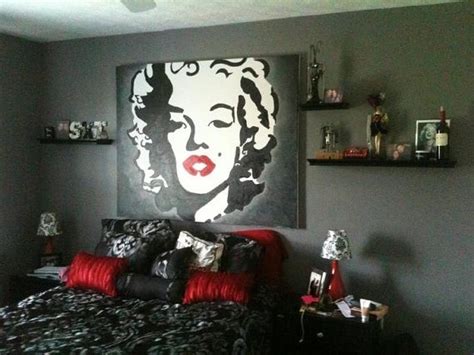 I will be purchasing a black couch i will be buying most of my stuff from ikea but i can splurge on a couple really good pieces if it marilyn monroe living room theme. Marilyn Monroe Bedroom Decor