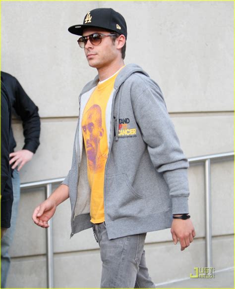 Full Sized Photo Of Zac Efron Lakers Stand Up Cancer 01 Zac Efron