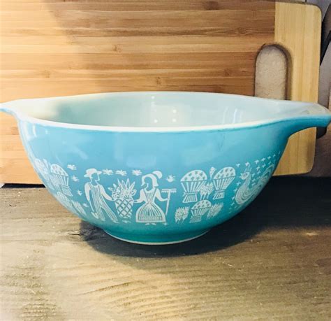 Pyrex Amish Blue And White Mixing Bowl With Handle Mid Century