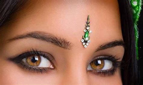 The Bindi A Dot Of Indian Fashion Desiblitz
