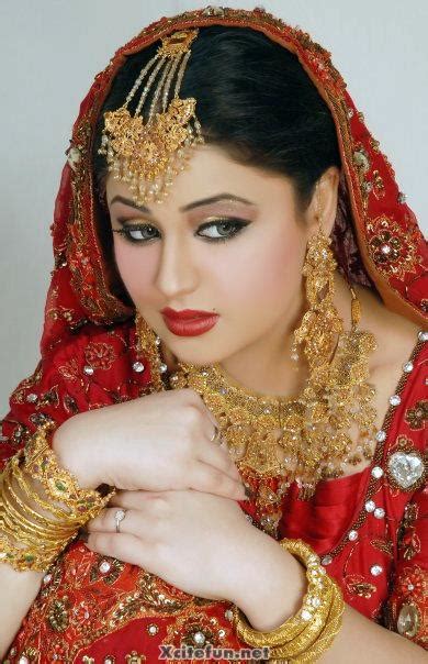 Bridal Makeup And Jewelry For Wedding Season