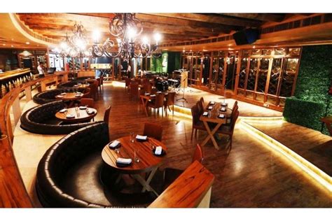 Top 15 Food Spots You Must Try in Delhi