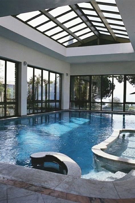 Everyone Loves Luxury Swimming Pool Designs Arent They We Love To Watch Luxurious Swimming