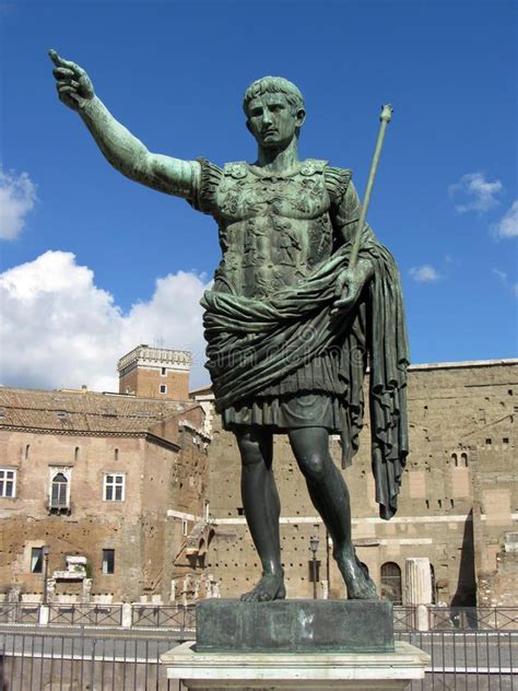 Julius Caesar Statue Photo Of Julius Caesar In Rome Italy Affiliate