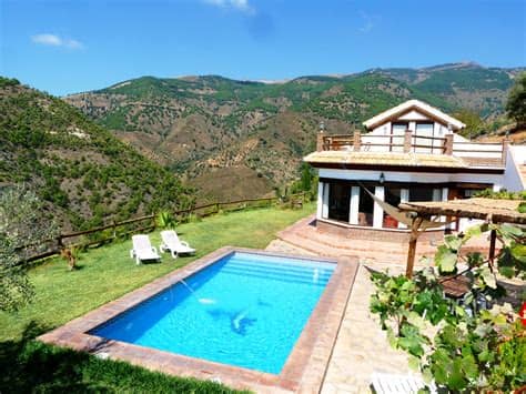 Nuestra casa rural esta situada en el valle de broto junto al parque nacional de ordesa, monte perdido y bujaruelo. Las 10 casas rurales más recomendadas en 2014