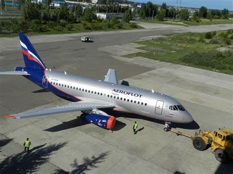 Ssj100 Ra 89010 On September 15 2012 Scac And Aeroflot S Flickr