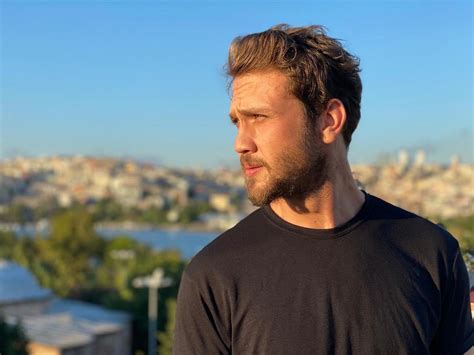Projede aras bulut i̇ynemli'ye eşlik edecek partner ise henüz netleşmedi. أراس بولوت إيناملي: 6 أشياء تحتاجون لمعرفتها