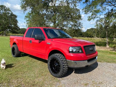2004 Ford F 150 With 20x10 24 Moto Metal Mo970 And 33125r20 Federal