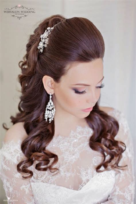 Beautiful Hair Down Wedding Hairstyle For Romantic Brides