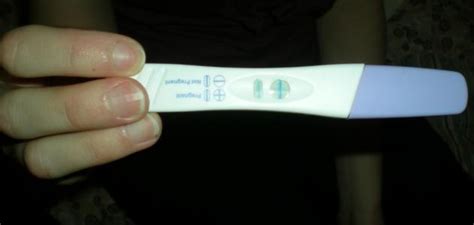 ظهور خط داكن من السرة إلى العانة. طريقة استخدام تحليل الحمل المنزلي،افضل الاوقات لعمل اختبار حمل - صور حزينه