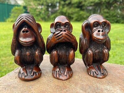 Wise Monkeys See Hear Speak No Evil Buddha Amulet Pendant Brass Gold
