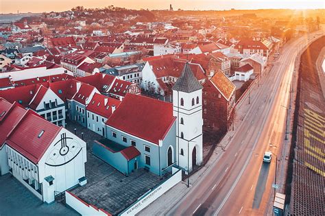 Барселона с высоты птичьего полёта с помощью google earth. фото здания, темно, город, синий, Вильнюс, вид сверху, Литва, HD обои | Wallpaperbetter