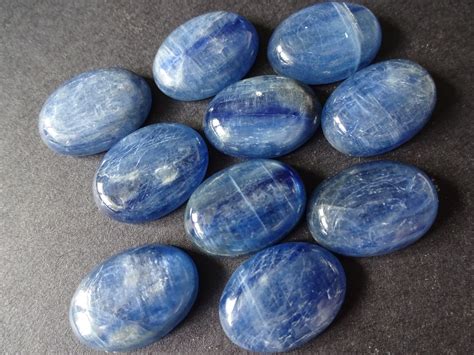 18x13mm Natural Kyanite Cabochon Oval Cabochon Polished Stone Blue