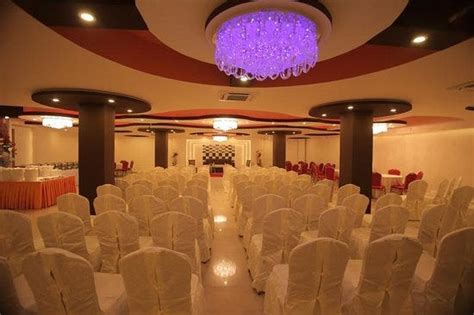 Amazing Benefits Of Booking Banquet Hall For Your Event By Shamitav