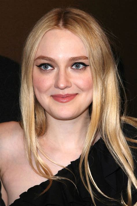 80,825 likes · 31 talking about this. DAKOTA FANNING at The Alienist Premiere in New York 01/16 ...