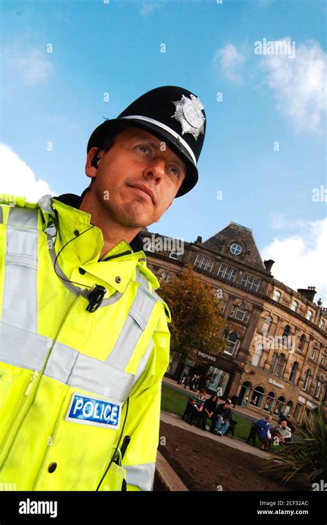 Policeman England Yorkshire Hi Res Stock Photography And Images Alamy